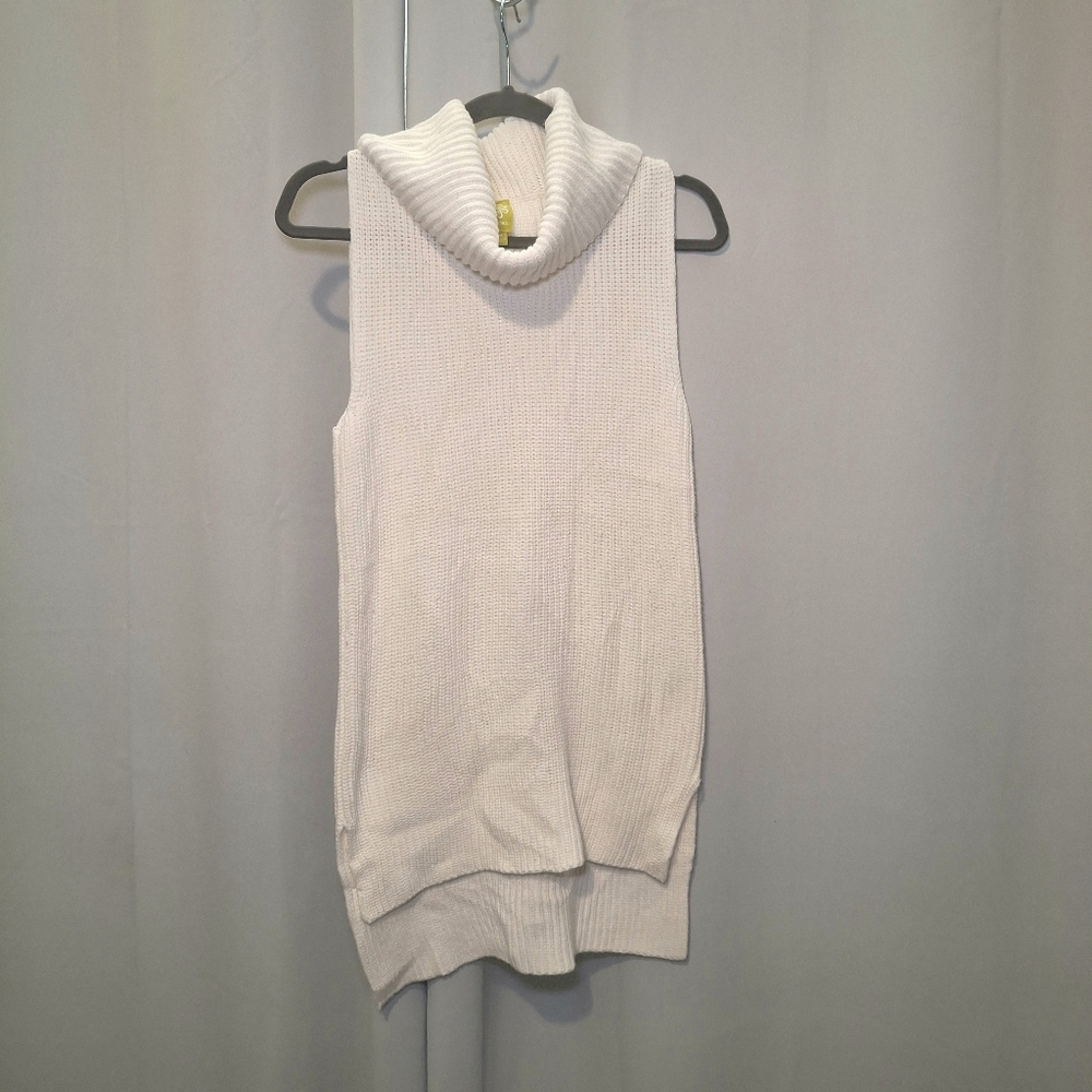 Q Mack Women's Cream/Ivory Sleeveless Cowl Neck Sweater Size M